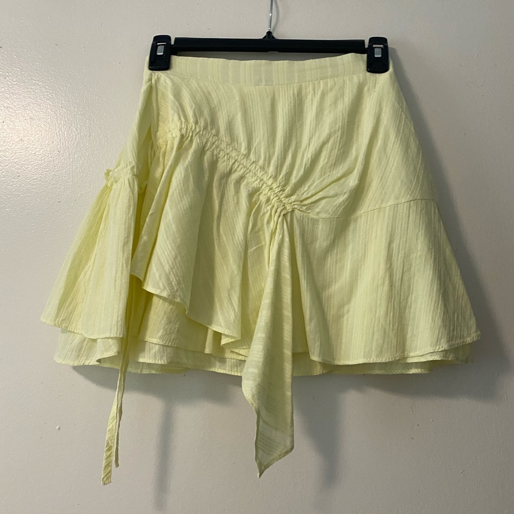 Adjustable tie ruffle skort